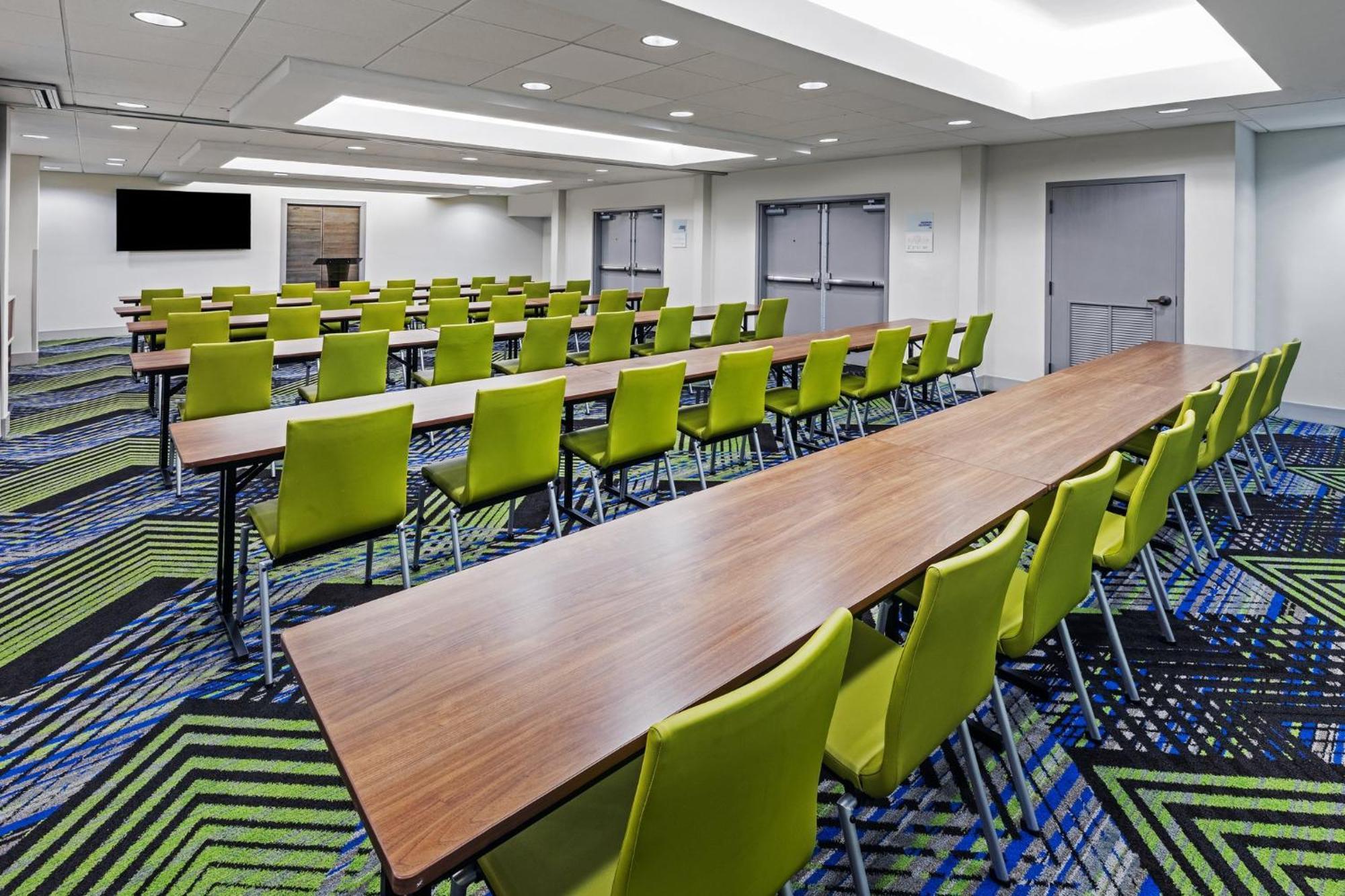 Holiday Inn Express & Suites Sulphur - Lake Charles By Ihg Exterior foto