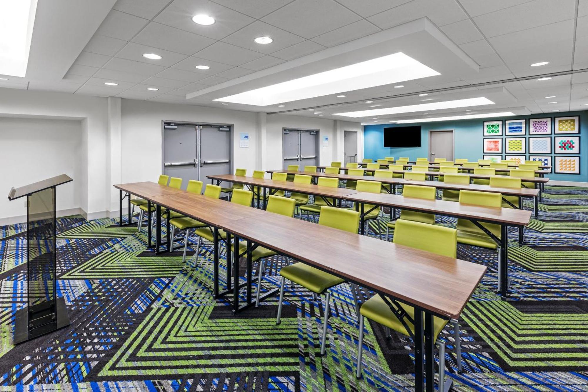 Holiday Inn Express & Suites Sulphur - Lake Charles By Ihg Exterior foto